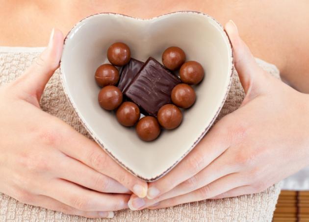 Σοκολατοθεραπεία! Η εθιστική συνήθεια που διώχνει την κυτταρίτιδα και το στρες