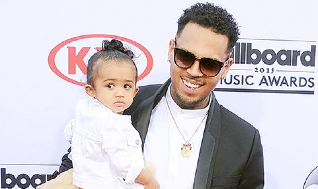 Ό,τι πιο γλυκό είδαμε τελευταία! Ο Chris Brown αγκαλιά με την κόρη του στο εξώφυλλο του νέου του άλμπουμ!