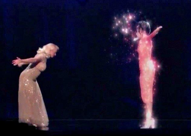 Συγκλονιστικό βίντεο! Η Christina Aguilera τραγουδά live με την Whitney Houston