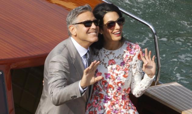 George Clooney: Έμεινε 28 λεπτά γονατιστός μπροστά στην Amal… για την πρόταση γάμου!