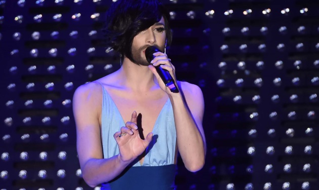 Με νέο look η Conchita Wurst! Φωτογραφίες από την εμφάνισή της στο φεστιβάλ Sanremo