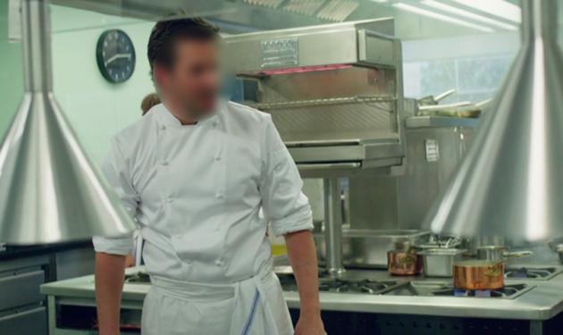 Πασίγνωστος χολιγουντιανός σταρ καθάριζε τραπέζια… σε ελληνικό εστιατόριο!