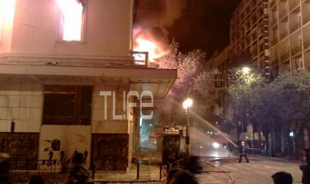 Καμένη πόλη η Αθήνα – Εικόνες που σοκάρουν κάνουν το γύρο του κόσμου