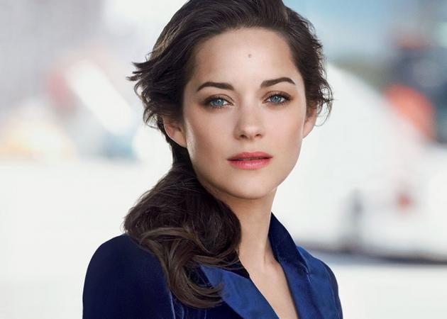 Γέννησε η Marion Cotillard