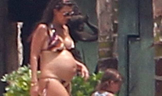 H K. Kardashian λίγο πριν γεννήσει με μικροσοπικό μπικίνι!
