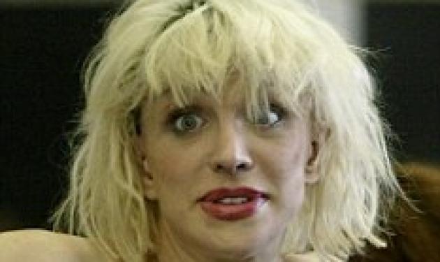 Το νέο πρόσωπο της Courtney Love μετά τη… βοήθεια του πλαστικού της!