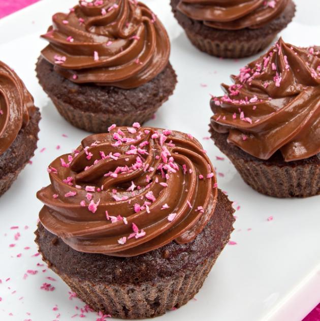 4 | Ελαφριά cupcakes παντζαριού με σοκολάτα