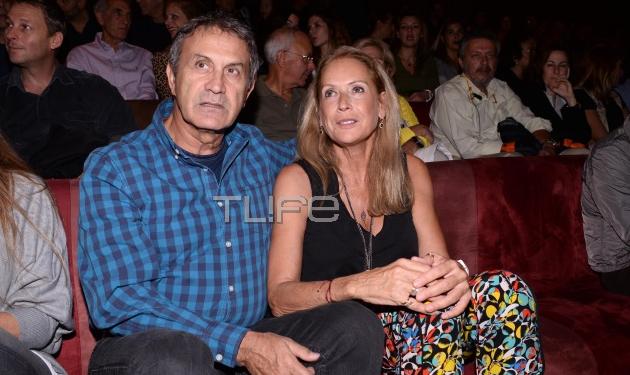 Γιώργος και Άννα Νταλάρα: Έξοδος για δυο στο θέατρο! Φωτογραφίες
