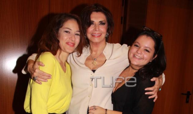 Μιμή Ντενίση: Πρεμιέρα με την μητέρα και την κόρη της Μαριτίνα στο πλευρό της!