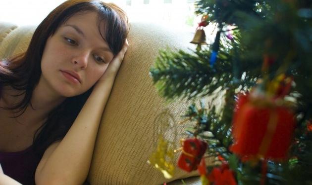 Γιατί μας “χτυπά” η κατάθλιψη τα Χριστούγεννα;