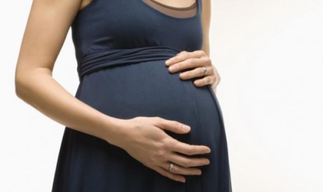 Δικαίωση για την εργαζόμενη που απειλήθηκε με απόλυση επειδή έμεινε έγκυος