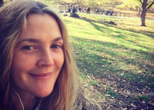 H Drew Barrymore έβγαλε μια no make up selfie με τις πολύ διάσημες κολλητές της!