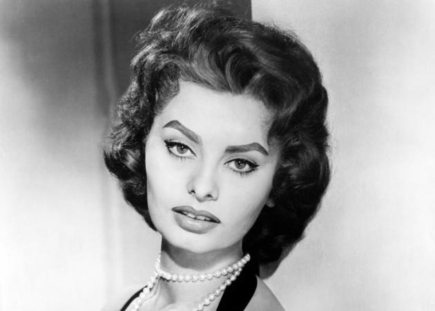 Το κραγιόν της Sophia Loren έρχεται από τους D&G (και μπορούμε να το έχουμε όλες)!