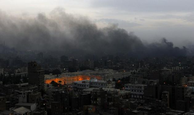 Η Αίγυπτος στις φλόγες, πληροφορίες για δυο νεκρούς – Η Σ. Λιάτσου μεταδίδει από την Αλεξάνδρεια για το NewsIt