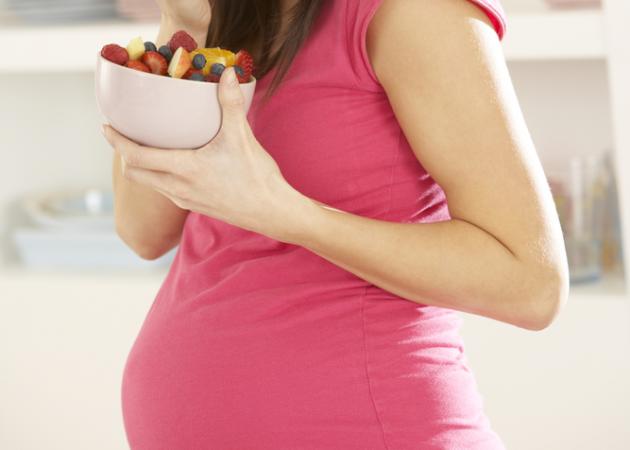 Εγκυμοσύνη: Μπορώ να κάνω δίαιτα; Τι πρέπει να τρώω;