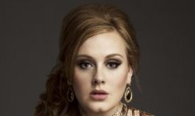 Adele! To σωστό πρότυπο για νέα ταλέντα. Πώς βοήθησε μια 16χρονη…