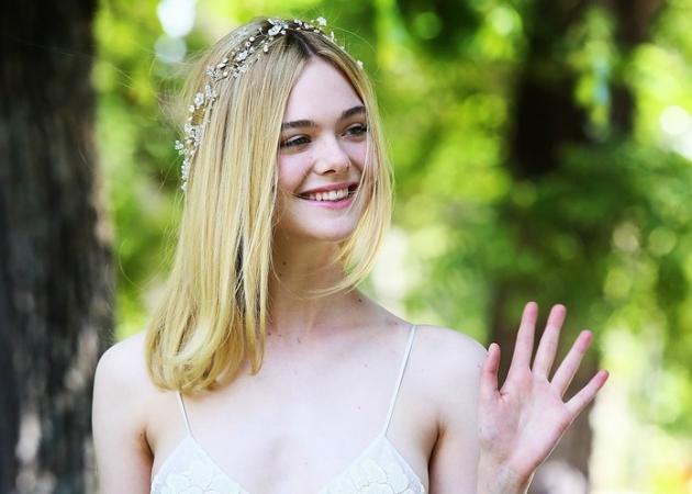 H Elle Fanning έβαψε τα μαλλιά της σε ένα χρώμα που όλες θα ζηλέψουμε!