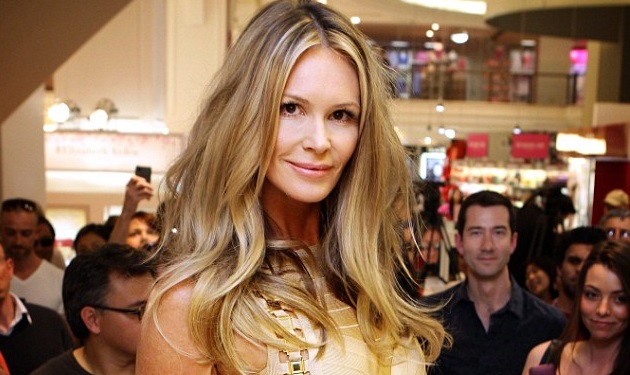 Θα γίνει μητέρα στα 51 της χρόνια η Elle Macpherson;