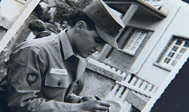 Ακυκλοφόρητες φωτογραφίες του E.Presley όταν ήταν φαντάρος!