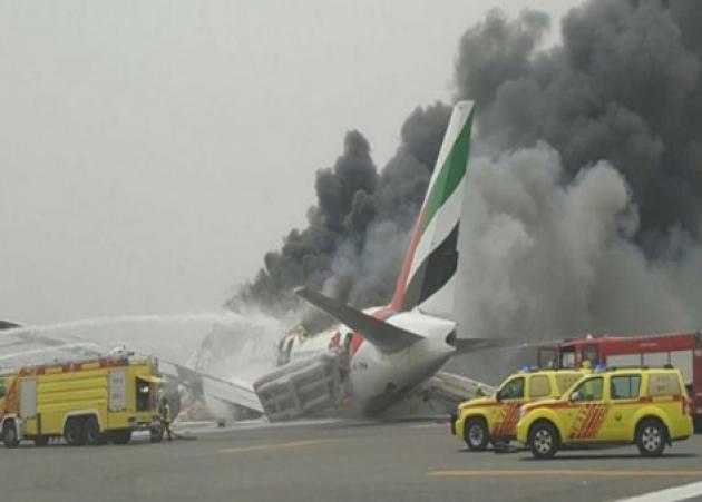Συναγερμός στο αεροδρόμιο του Ντουμπάι! Πήρε φωτιά αεροσκάφος της Emirates! Έκανε αναγκαστική προσγείωση