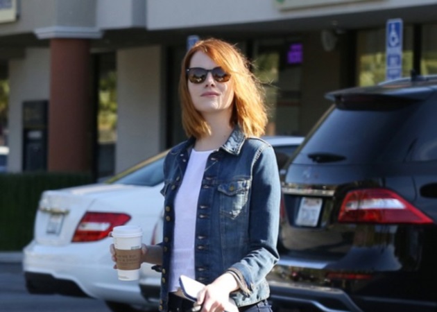 Mε ποια σανδάλια έχει πάθει εμμονή η Emma Stone;