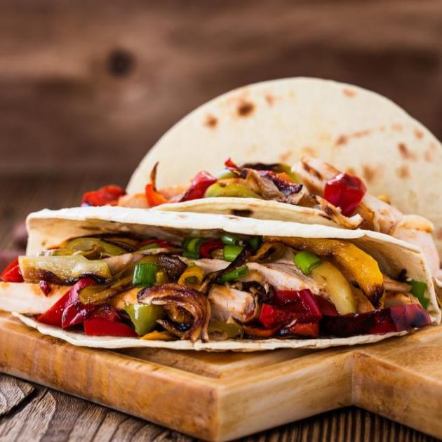 Fajitas με κοτόπουλο και πιπεριές