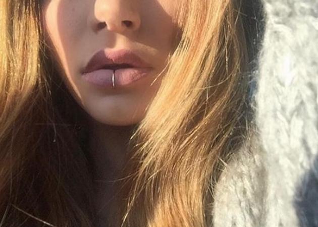Ποια Ελληνίδα celebrity μόλις έκανε piercing στα χείλη;
