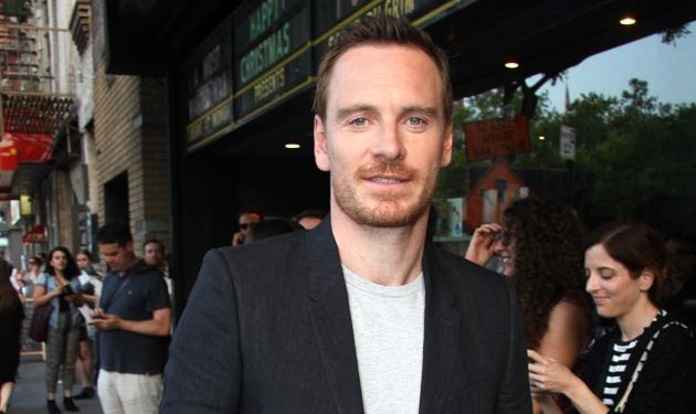 H απίστευτη μεταμόρφωση του γοητευτικού Michael Fassbender για το νέο του ρόλο! Δες την πρώτη του φωτογραφία ως “Steve Jobs”