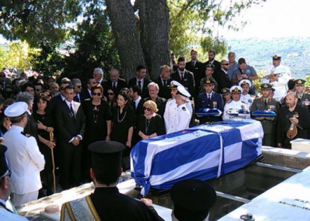 Κωνσταντίνος Μητσοτάκης: Με μπαλωθιές, ριζίτικο και μαντινάδα, στην αγκαλιά της Κρήτης, δίπλα στην Μαρίκα του