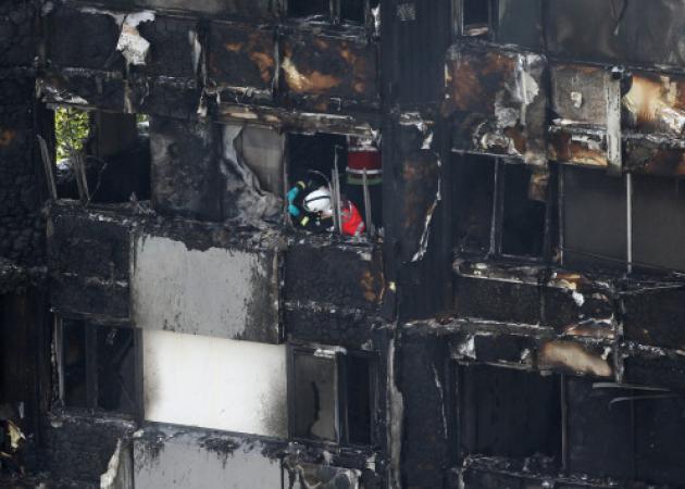 Λονδίνο: Κάπως έτσι είναι η Κόλαση! Κανείς επιζών από τους τελευταίους ορόφους του Πύργου του θανάτου