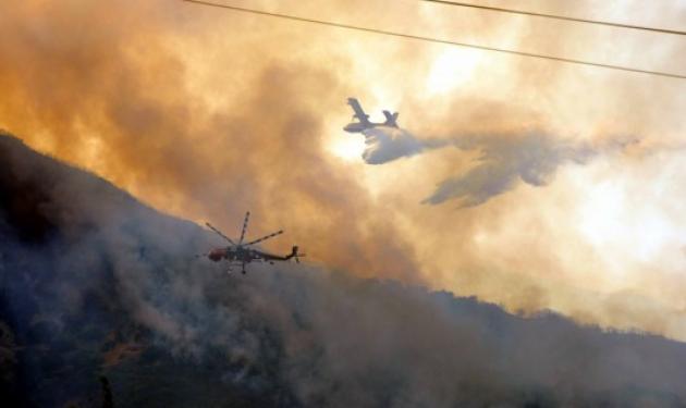 Καίγεται η Ζάκυνθος – Σε ύφεση τα μέτωπα σε Πάτρα και Ρέθυμνο