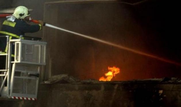 Νεκροί δύο άνδρες από φωτιά σε δώμα ξενοδοχείου στον Πειραιά και σε κτήριο του ΟΑΕΔ στην Κομοτηνή