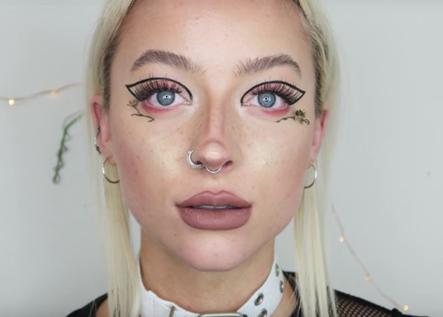 Floral eye makeup: τώρα οι instagrammers κολλάνε πραγματικά λουλούδια στα μάτια τους