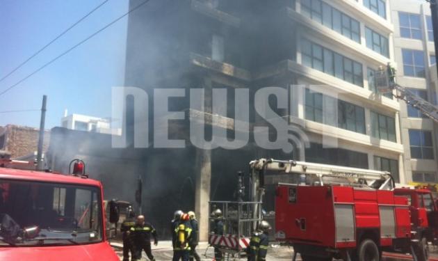 Ένας νεκρός από πυρκαγιά στην Πειραιώς – Εγκλωβίστηκε μέσα στο ασανσέρ