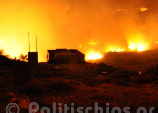 Φωτιά στη Χίο! Εκκενώθηκε χωριό – Κάηκαν σπίτια