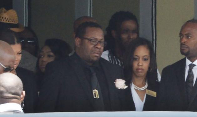 Bobby Brown: Κατέρρευσε στην κηδεία της κόρης του Bobbi Kristina