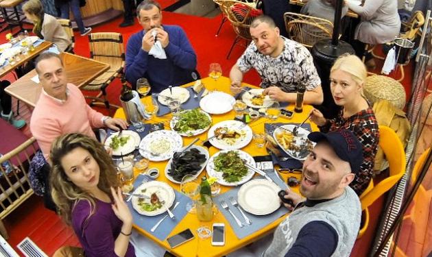 Μαρία Μπακοδήμου: Γεύμα στο εστιατόριο του κολλητού της, Φώτη Σεργουλόπουλου