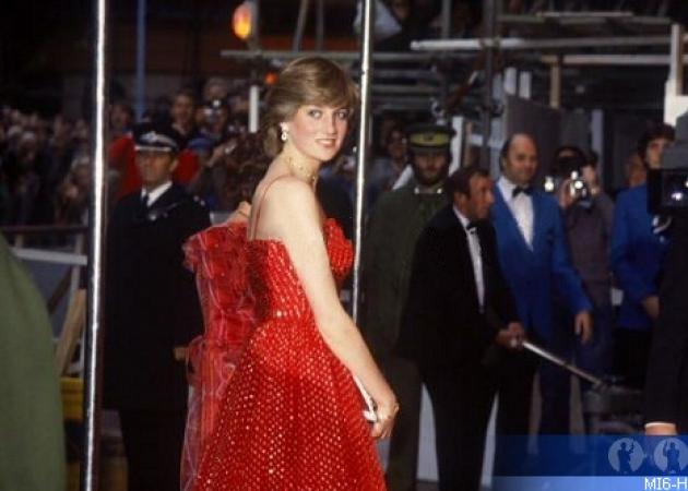 Ποια διάσημη έκανε το χτένισμα της πριγκίπισσας Diana;