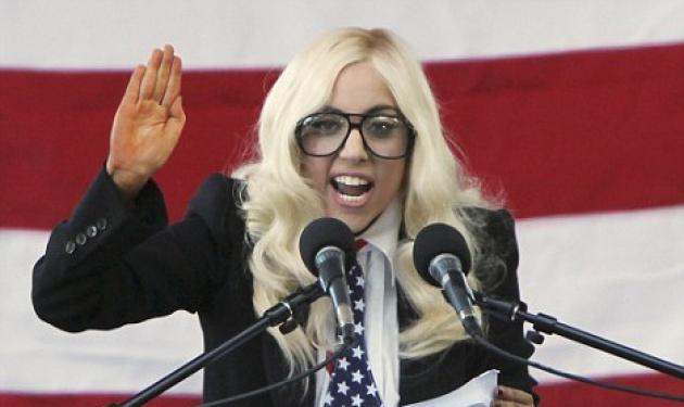 Η Lady Gaga τώρα κατεβαίνει και σε συλλαλητήρια!