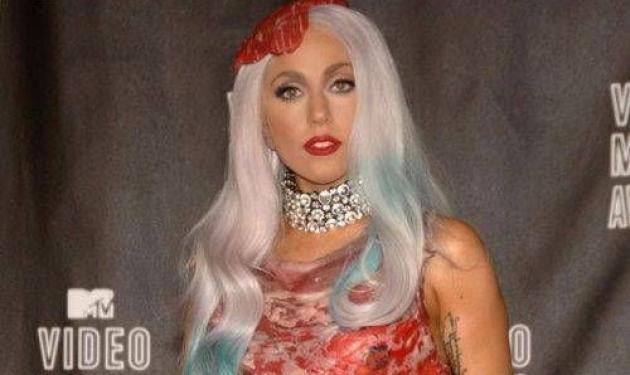 Σε μουσείο το φόρεμα-κρέας της Lady Gaga!