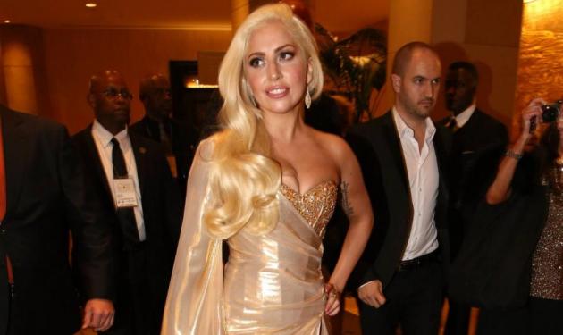 Lady Gaga: Από ποιους ζήτησε συγγνώμη μέσα από το twitter της;