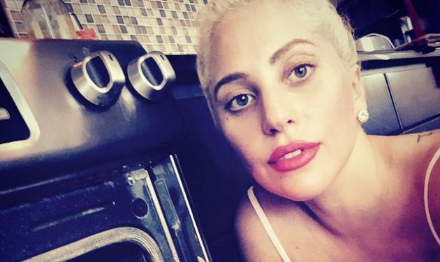 Lady Gaga: Μπήκε στην κουζίνα και ετοίμασε…