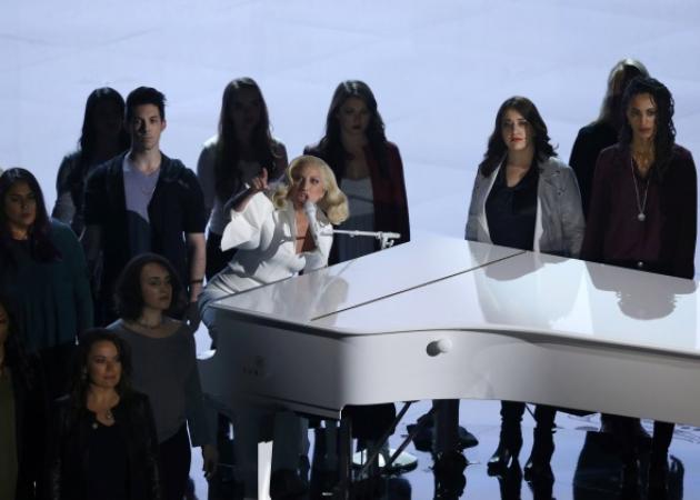 Lady Gaga: Τους έκανε όλους να δακρύσουν με την ερμηνεία της στα Oscar 2016! Video