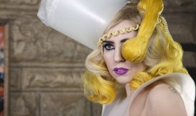 Τι αγόρασαν οι συνεργάτες της Lady Gaga από την Βαρβάκειο αγορά! Βίντεο