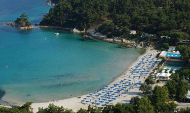 Δες ποιες είναι οι 395 ελληνικές παραλίες που πήραν “γαλάζιες σημαίες”!