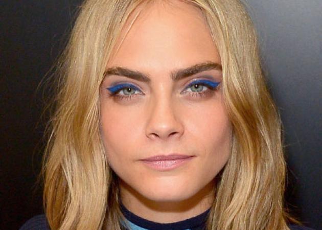 Το μπλε eyeliner της Cara Delevingne είναι ο λόγος να πάρεις μπλε eyeliner!