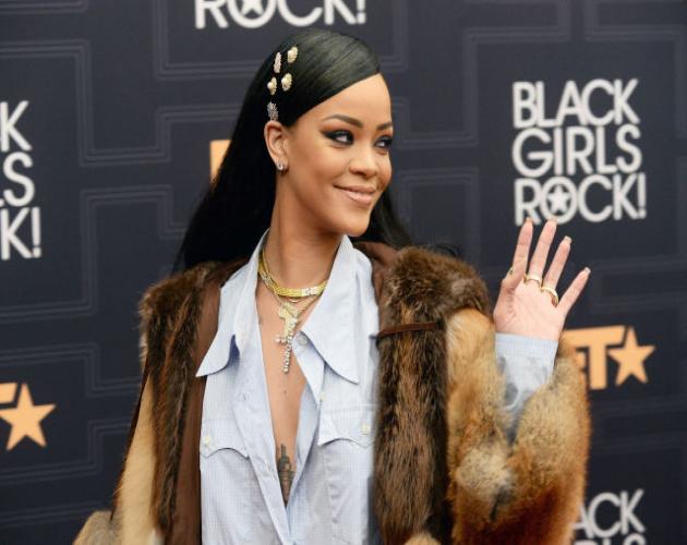 Σου αρέσει το look της Rihanna;