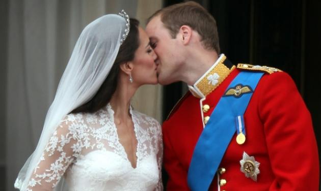 LIVE στο TLIFE! Ο βασιλικός γάμος και το περιβόητο φιλί του William στην Catherine!
