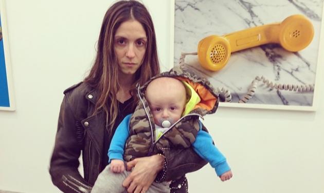 Σ. Καρβέλα: Ο γιος της έγινε έξι μηνών και τον καμαρώνει! Φωτογραφίες