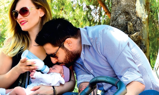 Γιώργος Χειμωνέτος – Εύα Μουρτζάκη: Μας συστήνουν την 3 μηνών κόρη τους!